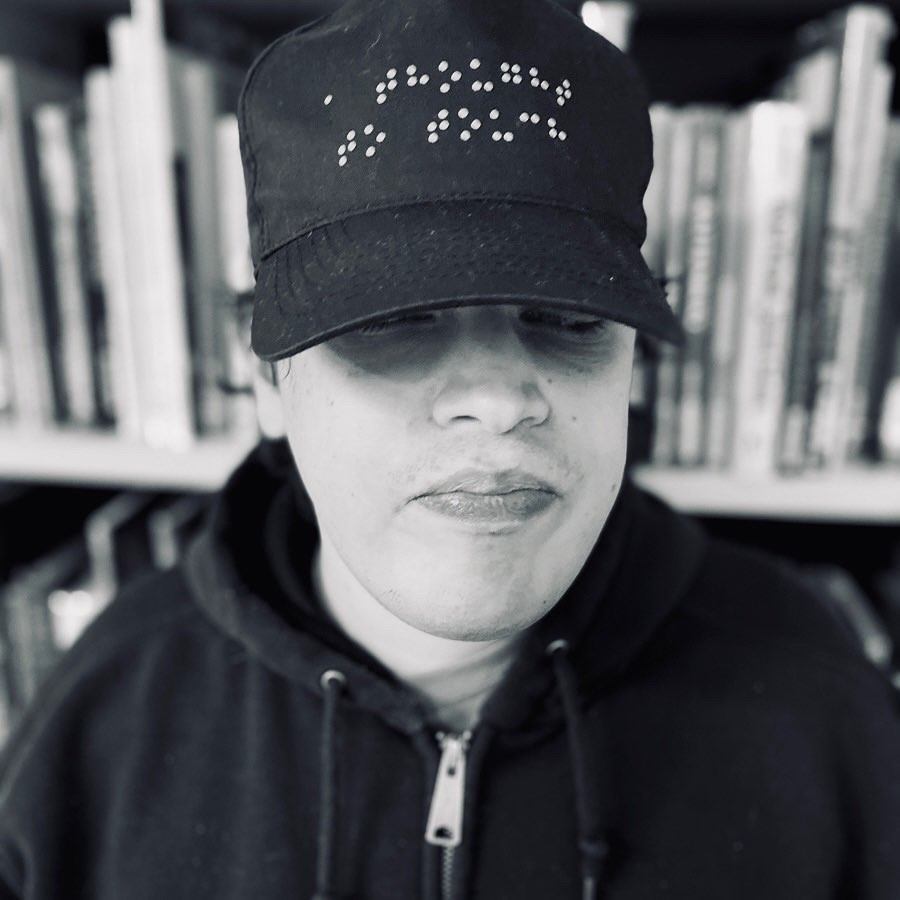 Alex_brailleCap001