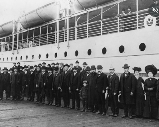 Japanese Immigrants in Victoria, BC (1907). Japanese Canadian Cultural Centre, JCCC Original Photographic Collection, 2001.6.5