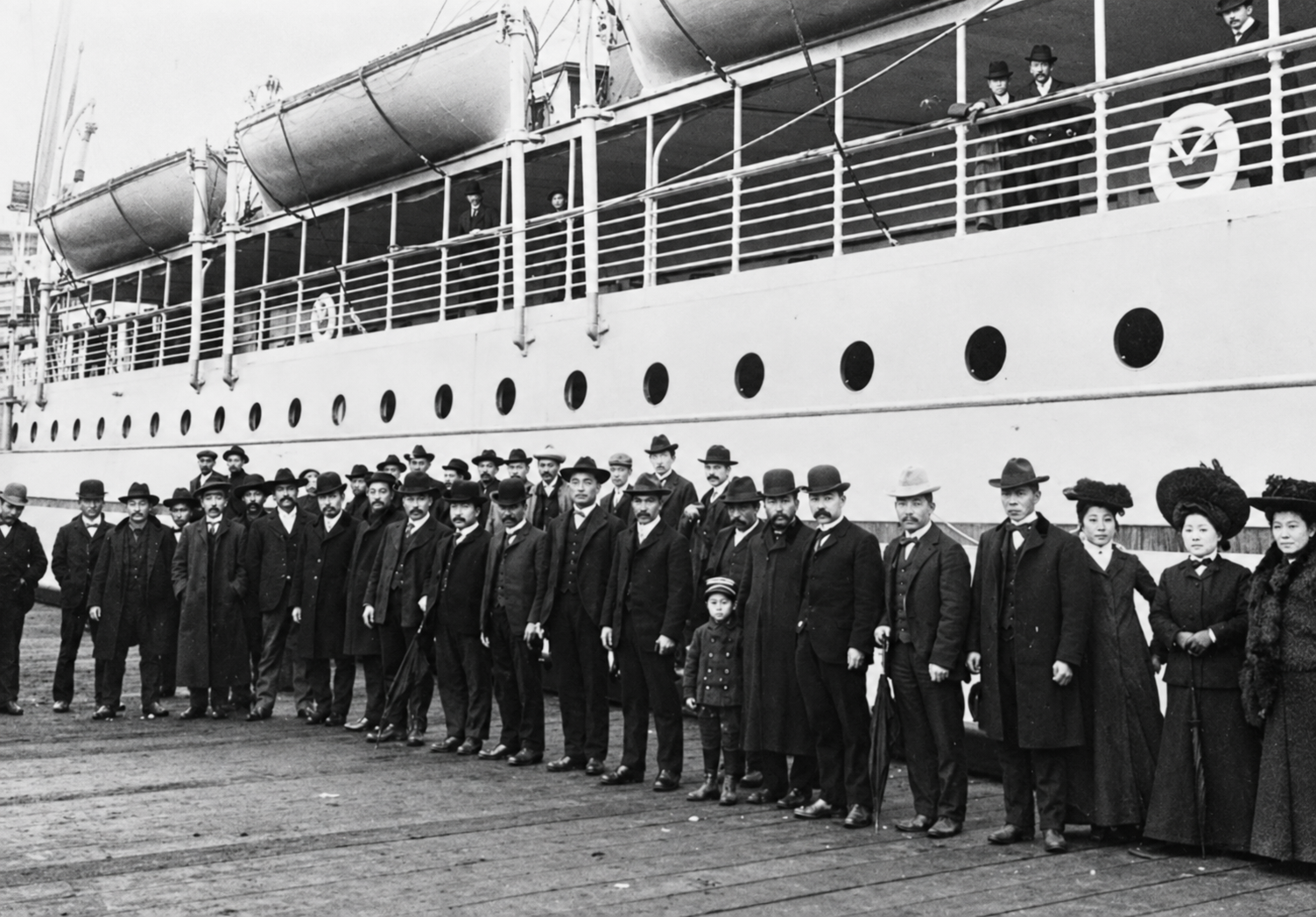 Japanese Immigrants in Victoria, BC (1907). Japanese Canadian Cultural Centre, JCCC Original Photographic Collection, 2001.6.5