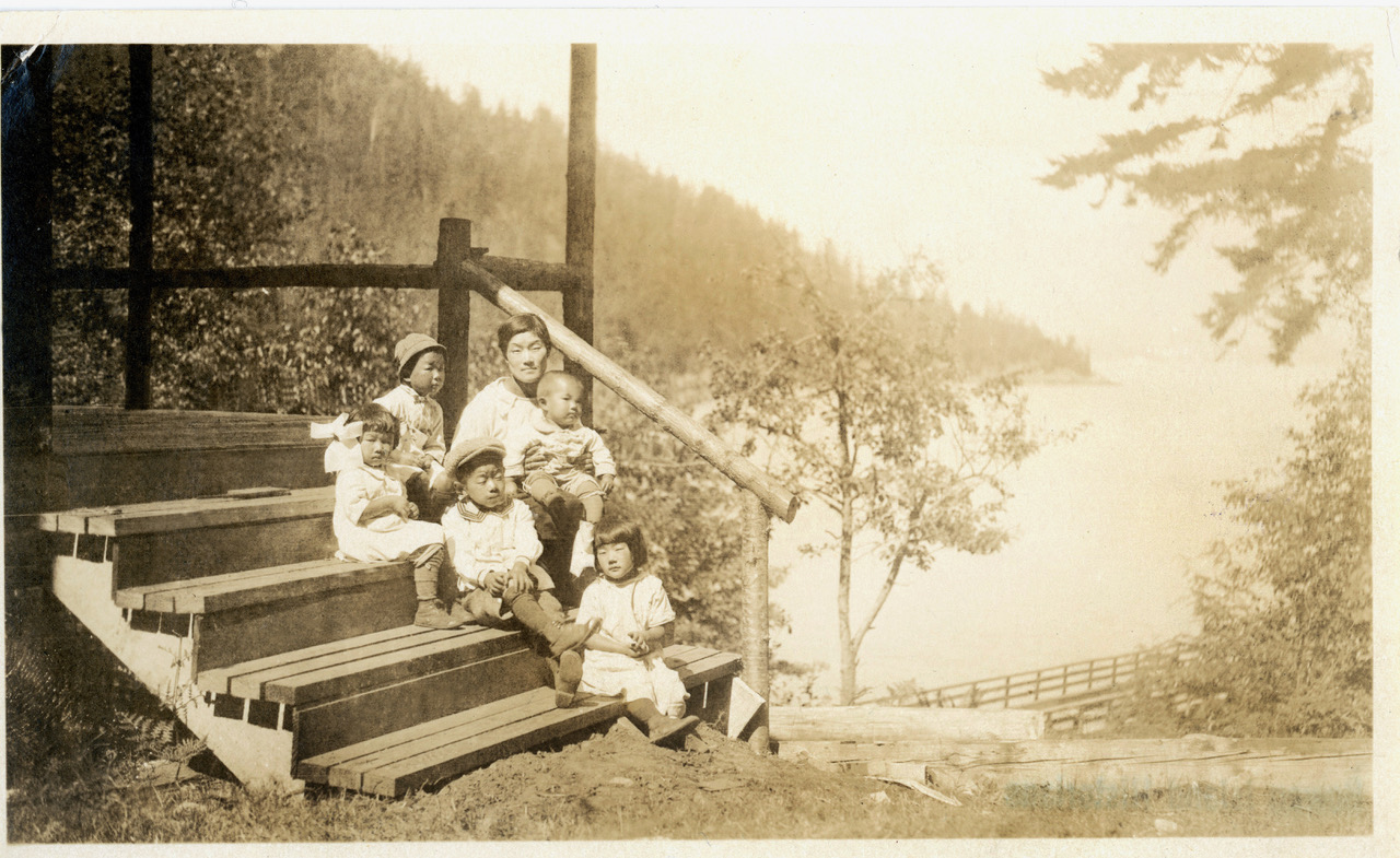 Yamada family at king Edward bay 1926-1927. from left to right are Yoshiko (Mary), Masao (Mas), Hiroshi (Hiro), Masano, Tame (Tom) and Kikue (Kiko).